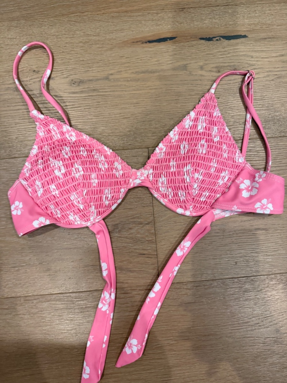 12 Size medium bikini tops and bottom - Picture 9 of 13